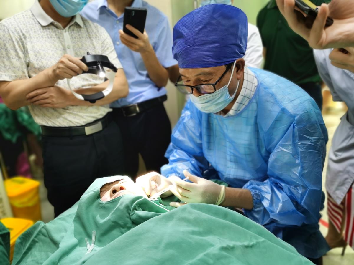 魏國祥院長現(xiàn)場示教——GPS時(shí)光針治療.jpg 魏國祥院長現(xiàn)場示教——GPS時(shí)光針治療.jpg